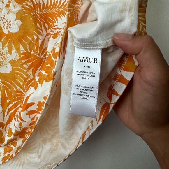 AMUR
Floral Padded-Shoulder T-Shirt - Picture 5 of 7